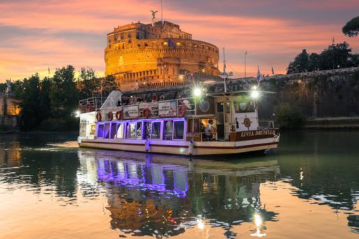 Battello sul Tevere